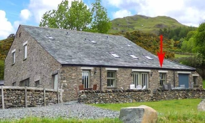 Kendal Cottage | GHYLL BANK COW SHED, pet friendly, with a garden in Staveley