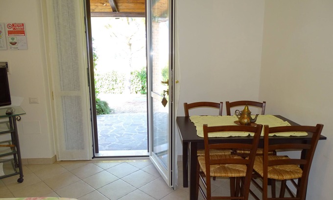 Spello House | Ginepro apartment in a holiday home with park and swimming pool