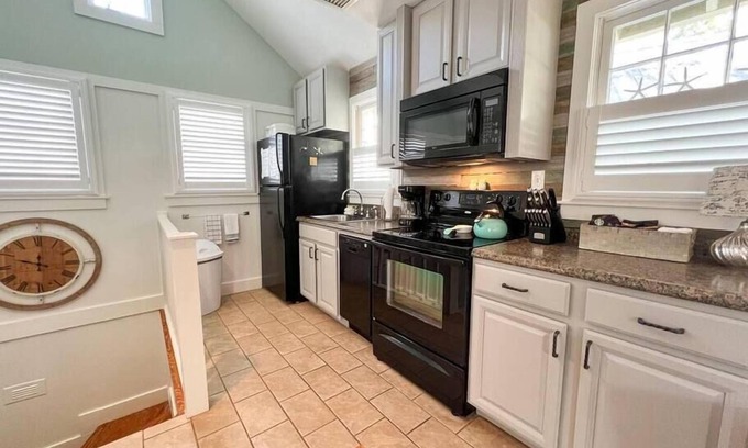 Steinhatchee House | Ginger Cottage #11 - Landings, Quaint Maggie Cr Home