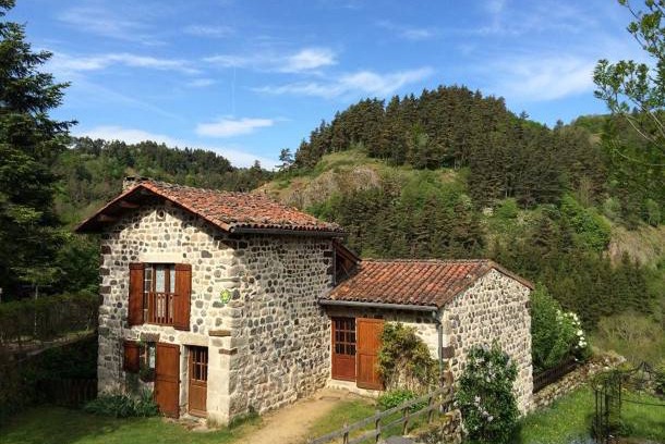 Arlempdes House | Gite Arlempdes, 3 bedrooms, 9 persons