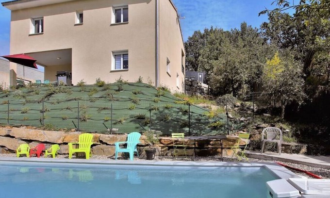 Vesseaux House | Gite Avec Piscine 12 Personnes + 2 Lits Bébés