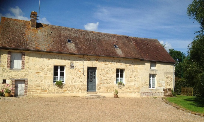 Bures Cottage | GITE. COUNTRY HOUSE WITH CHILDREN'S SHACK BETWEEN MORTAGNE LE MELE SEES