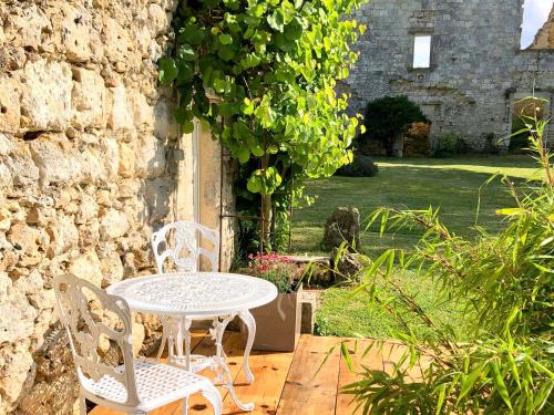 Cumont House | Gite du Chateau Des Fours