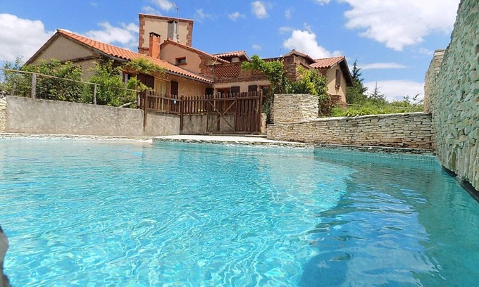 Marliac House | Gîte for two to six people, swimming pool, bowling green, spa, tennis.