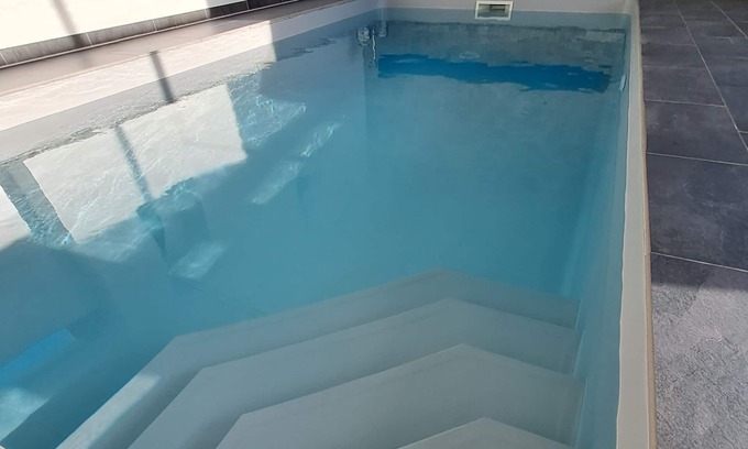 Juniville House | Gite Lucien with heated indoor pool near Reims