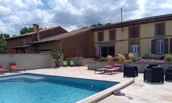 Fronton Cottage | gite of codeval with pediment
