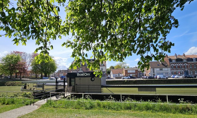 Saint-Omer Boat Rental | Gîte sur l'eau, en péniche - Saint-Omer at the gateway to the Marais Audomarois