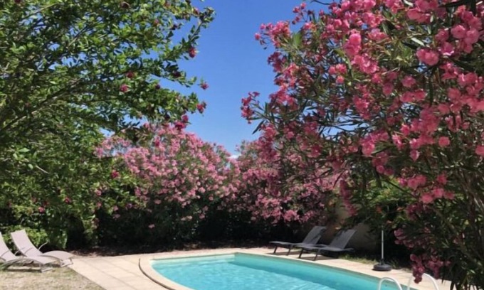 Mondragon House | Gite Syrah