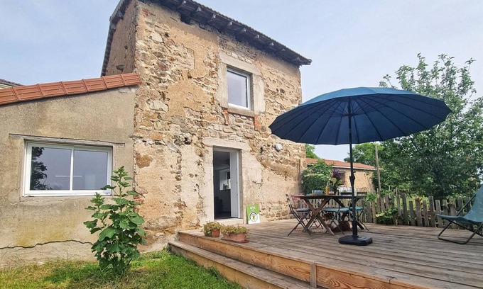 Villemontais Cottage | Gite Villemontais, 1 bedroom, 2 persons