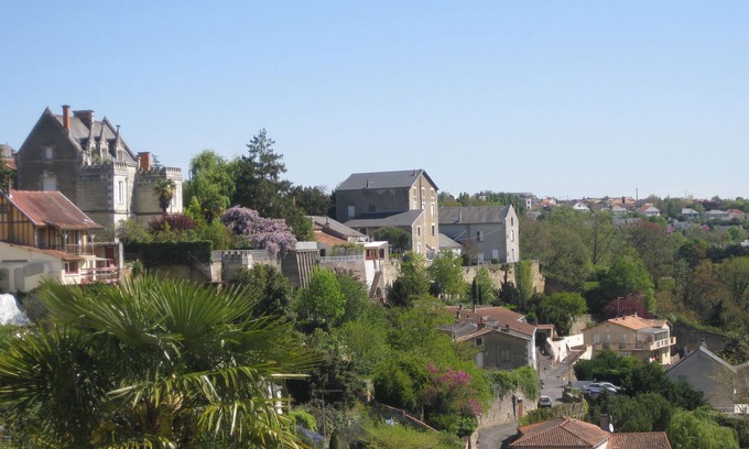 Genneton Cottage | Gite With Private Pool And Garden In A Village Location - 3 night min stay