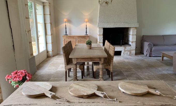 Bourrou House | Gîtes of the Castle of Monciaux: Cottage cherry 2 bedrooms, tennis, swimming pool