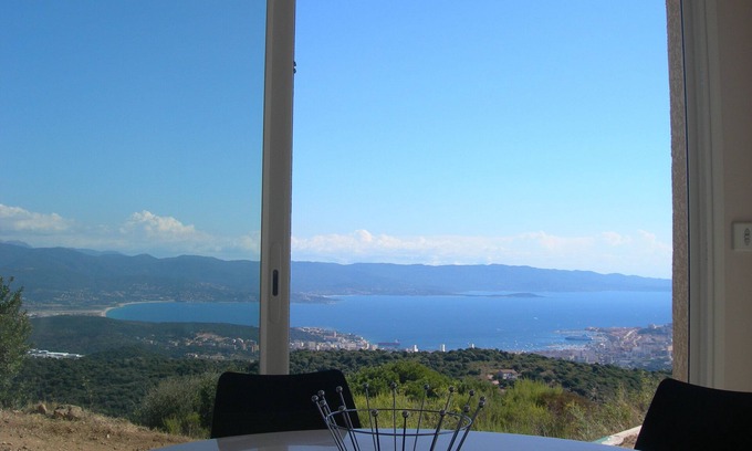 Alata House | Gites-Sassone, villa with swimming pool, jacuzzi and panoramic sea view