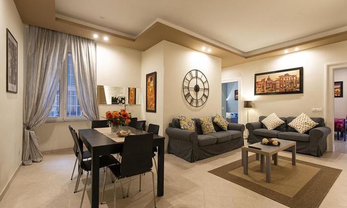 Vatican Apartment | Giulio Cesare Imperatore