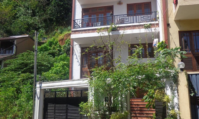 Kandy House | Gladsome Homestay 15 minutes to walk to Kand lake , Peak view , Budda Temple