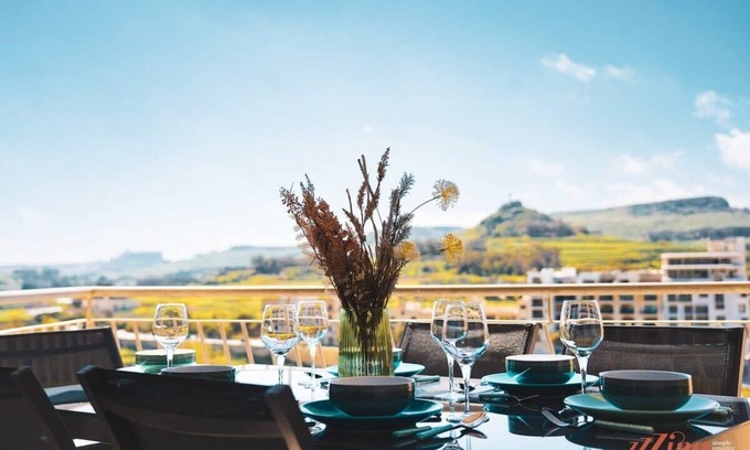 Zebbug Apartment | Glamorous Apartment with Panoramic Green Views