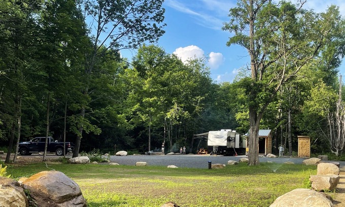 North Creek House | Glamping at Camp Locust