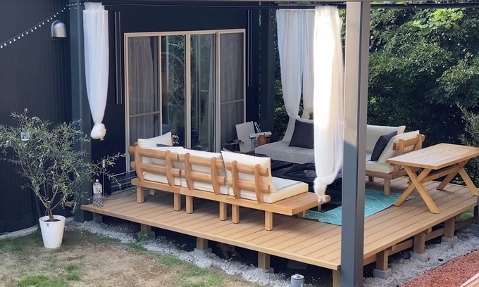 Futtsu Cottage | Glamping for private use of an entire building! Barbecue & watch a movie on the projector screen on the 16 square meter patio with a view of the Minato River! Accommodates up to 10 people!