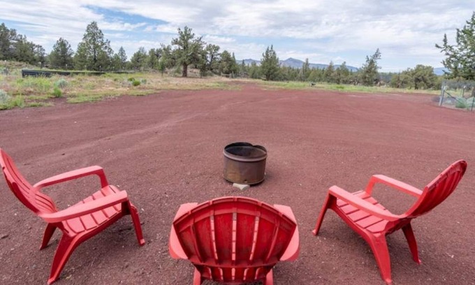 Redmond House | Glamping with a view, but get out and enjoy.