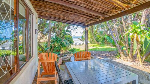 Umhlali Beach Apartment | Gleisner Hospitality -Saw Sea