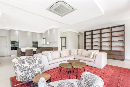 Glenhazel House | Glenhazel house 3BR Unit C