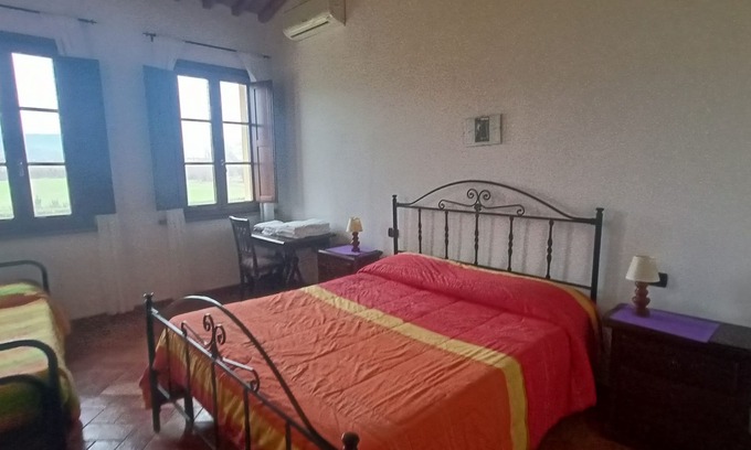 Latignano Apartment | GLICINE apartment, up to 5 Adults NO KIDS ALLOWED