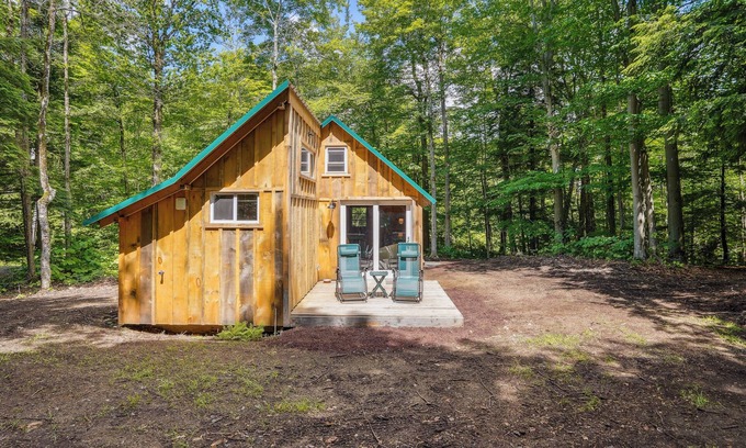 Gloversville Apartment | Gloversville Retreat with Patio & Lake Access!