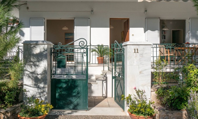 Glyfada Apartment | Glyfada central 3bed apt by JJ Hospitality-