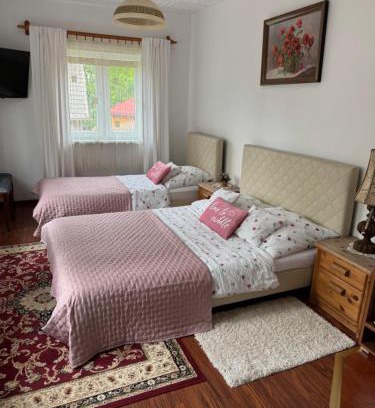 Inwald House | Gościniec Grek Zorba - pokoje i domki 4 osobowe - 16km od Zator Energylandia