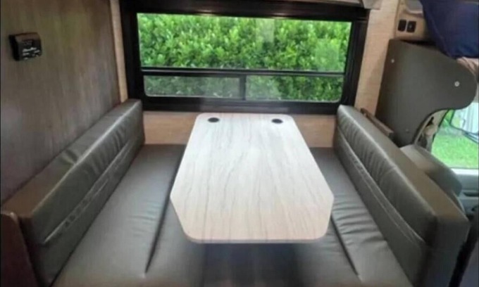 Jupiter Farms House | Go on a American Odyssey! 24' and easy to handle SE Class C