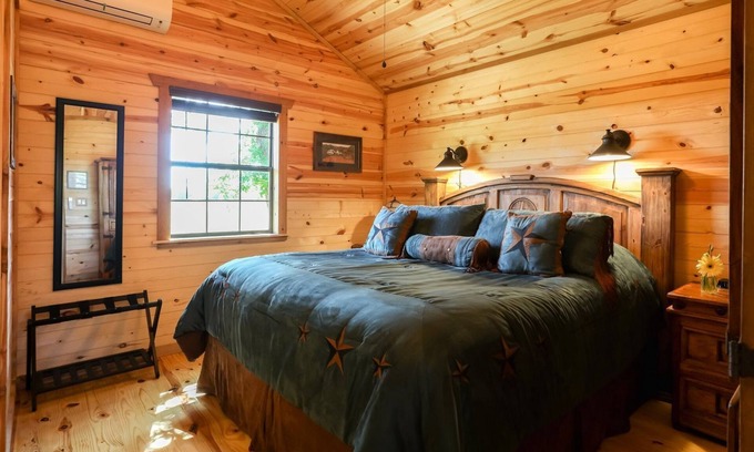 Fredericksburg Cabin | God's Country Cabins | 4 Cabins | Great for Groups