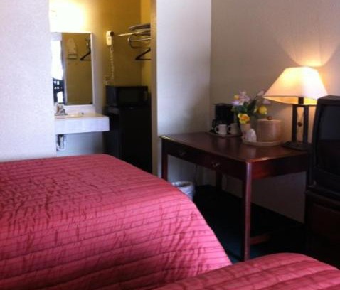 Hutchins Hotel | Gold Inn