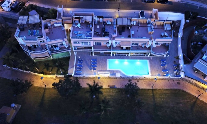 Lomo Quiebre Apartment | Golden Beach n 12, top floor apartment with private roof terrace by El Sirocco