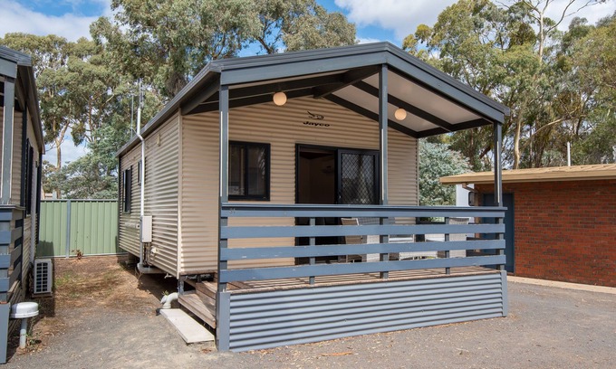 Maryborough Hotel | Golden Country Motel & Caravan Park