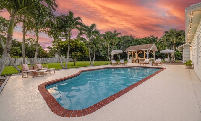 Palm Beach Country Estates House | Golden Fall Stay Views, Vibes & Pickleball