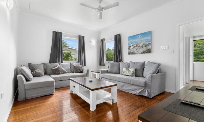Beachmere House | Golden Sands at Beachmere