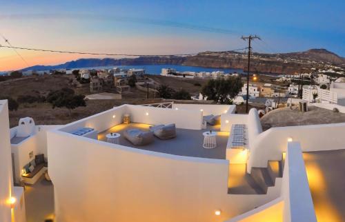 Akrotiri Apartment | Golden Stone Santorini Suites