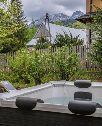 Zakopane Villa | Golden Villa Kościelisko - Jacuzzi - Grill - Taras z Widokiem - Prywatny Ogród