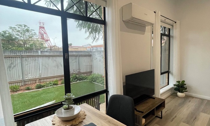 Kalgoorlie Apartment | Goldfields Hideaway