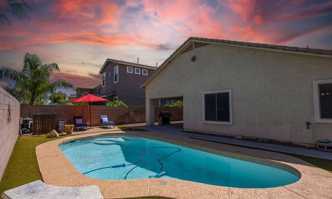 Maricopa House | Golf Community w/Private Pool! Super Clean.