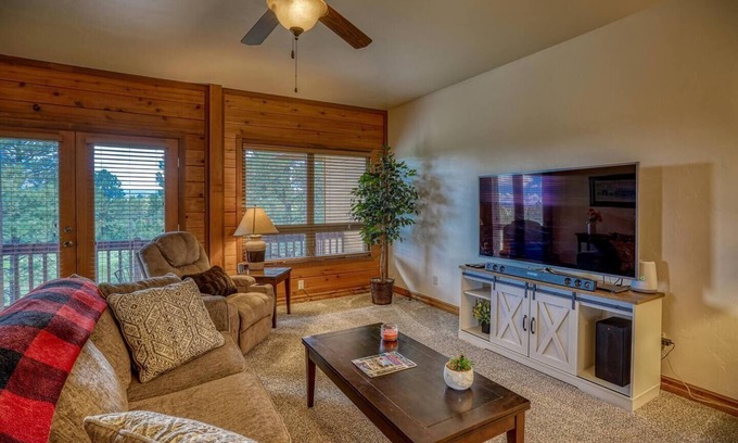 Pagosa Springs Condo | Golf course condo with A/C