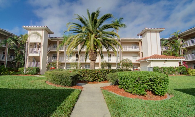 Braden River Condo | GOLF COURSE CONDO IN TARA GOLF AND COUNTRY CLUB, BRADENTON, FLORIDA