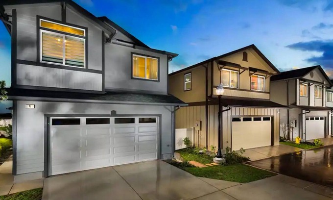 Ewa House | GOLF COURSE VIEWS - 2 Bed and 2.5 Bathrooms