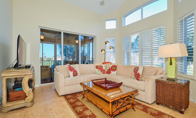 Tropical Cove Condo | Golf & Lake Haven at Lexington CC Golf Village