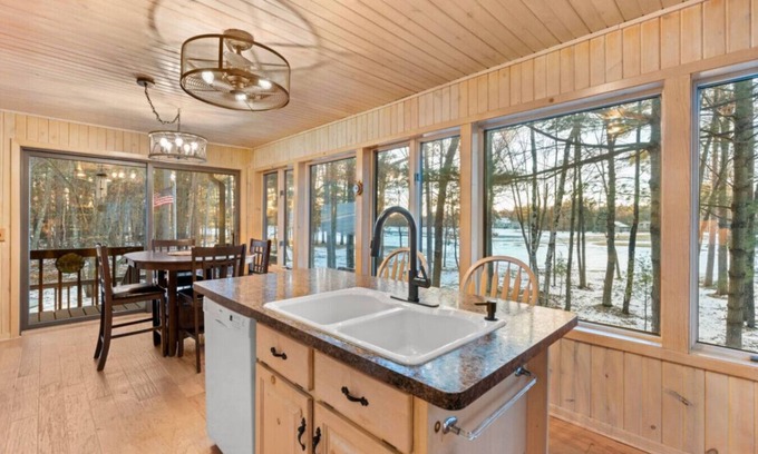 Danbury Apartment | Golf UTV 4 Kings in Voyager Village on airstrip