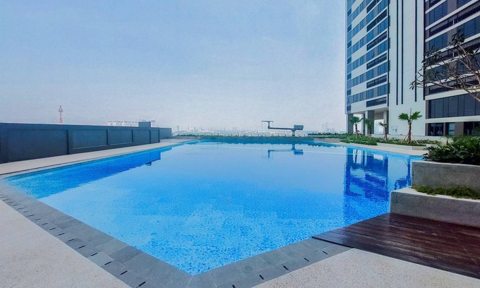 Pinang Apartment | Good And Warm 2Br At Collins Boulevard Apartment