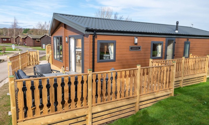 South Lakeland Leisure Village Ski Chalet | Goose Home Lodge - Modern two-bedroom lodge (dog-friendly)