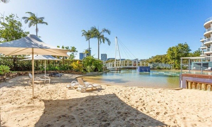 Wentworth Point Apartment | Gorgeous 1-Bed with Balcony, Pool and Sauna