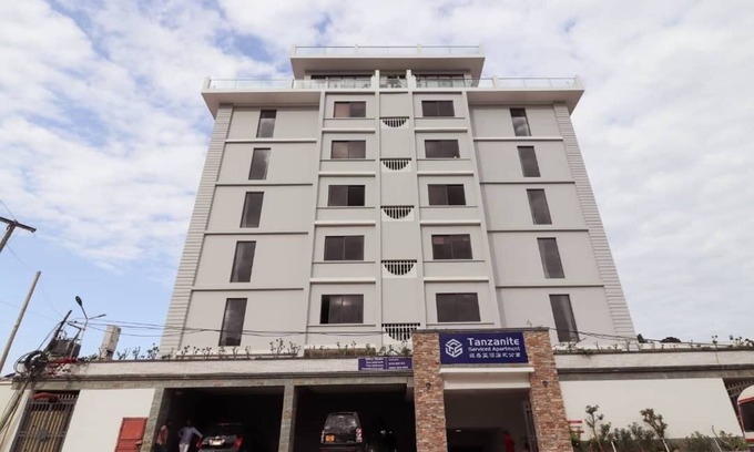 Masaki Apartment | Gorgeous 1BR apartment w/wifi, gym & pool