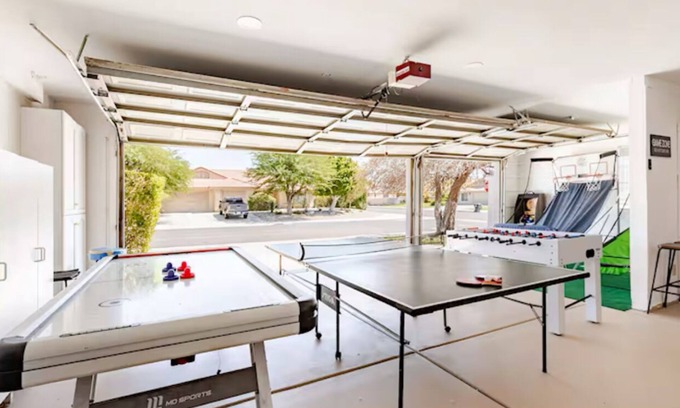 La Quinta House | Gorgeous 3-bedroom house with Pool & Spa in La Quinta also with Game room