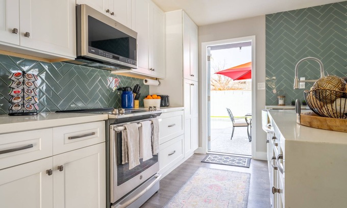 Dobson Ranch House | Gorgeous 4 bedroom home with a pool in Tempe